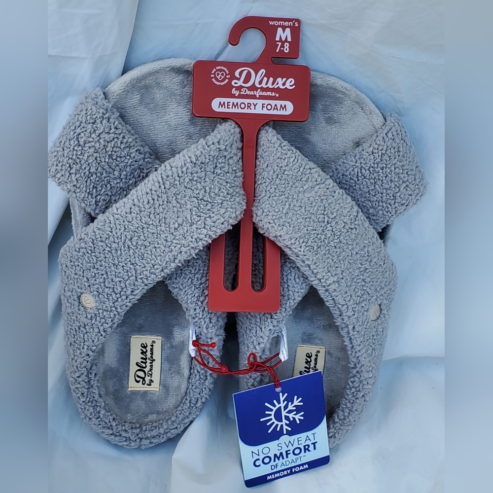 NWT Dluxe by Dearfoams Slippers